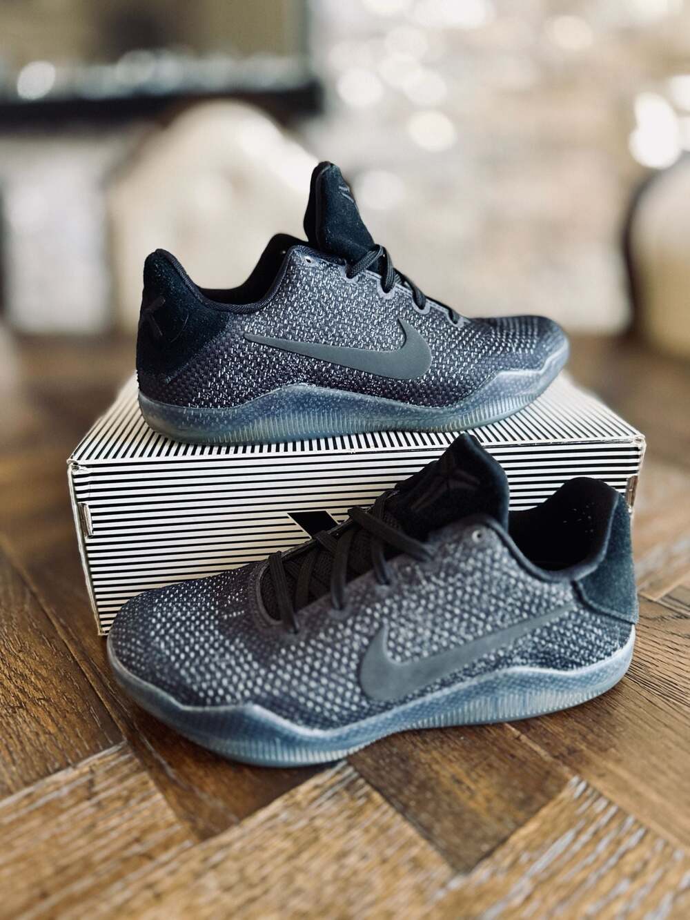 Nike Kobe 11 Elite Low GS 'Black Space' (822945-001) Size 5.5Y / size 7 women